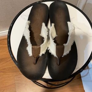Women’s flip flops